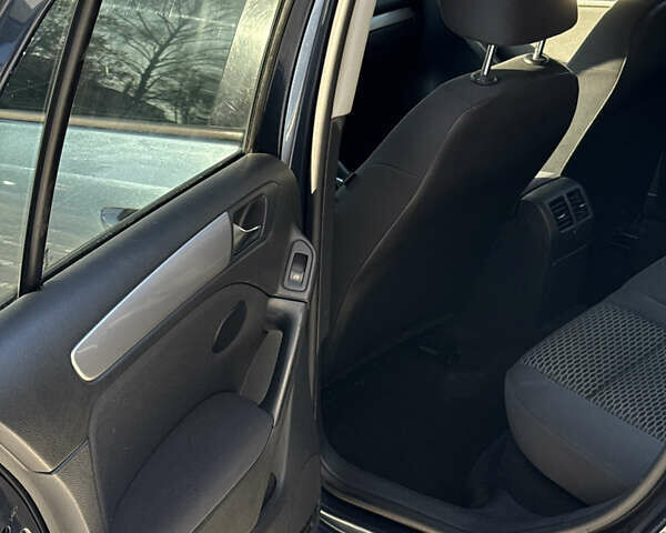 Синий Фольксваген Гольф, объемом двигателя 1.6 л и пробегом 263 тыс. км за 8100 $, фото 23 на Automoto.ua