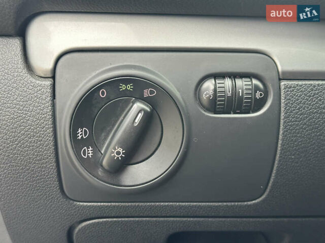 Синий Фольксваген Гольф, объемом двигателя 1.6 л и пробегом 157 тыс. км за 7200 $, фото 33 на Automoto.ua