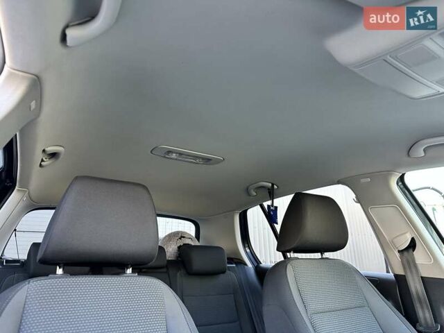 Синий Фольксваген Гольф, объемом двигателя 1.6 л и пробегом 201 тыс. км за 10499 $, фото 36 на Automoto.ua