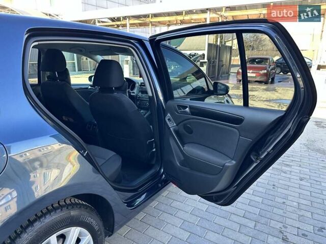 Синий Фольксваген Гольф, объемом двигателя 1.6 л и пробегом 201 тыс. км за 10499 $, фото 31 на Automoto.ua