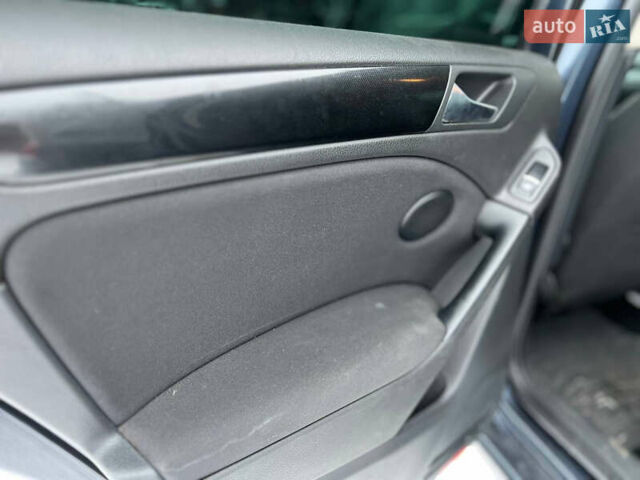 Синий Фольксваген Гольф, объемом двигателя 1.39 л и пробегом 231 тыс. км за 7000 $, фото 31 на Automoto.ua