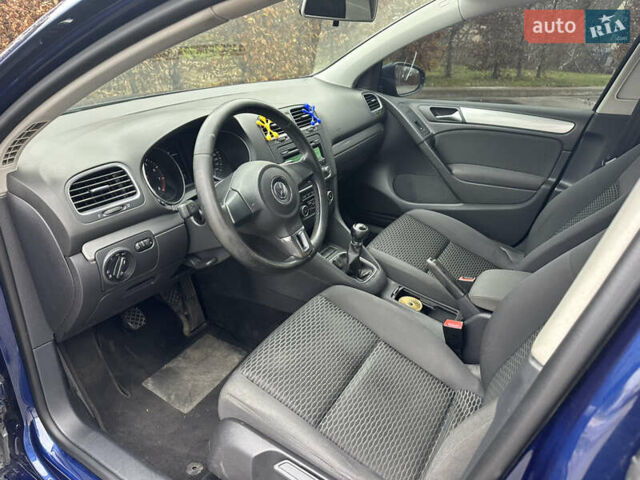 Синий Фольксваген Гольф, объемом двигателя 1.6 л и пробегом 157 тыс. км за 7200 $, фото 16 на Automoto.ua