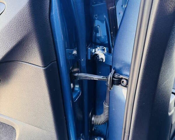 Синій Фольксваген Гольф, об'ємом двигуна 1.4 л та пробігом 182 тис. км за 9800 $, фото 12 на Automoto.ua