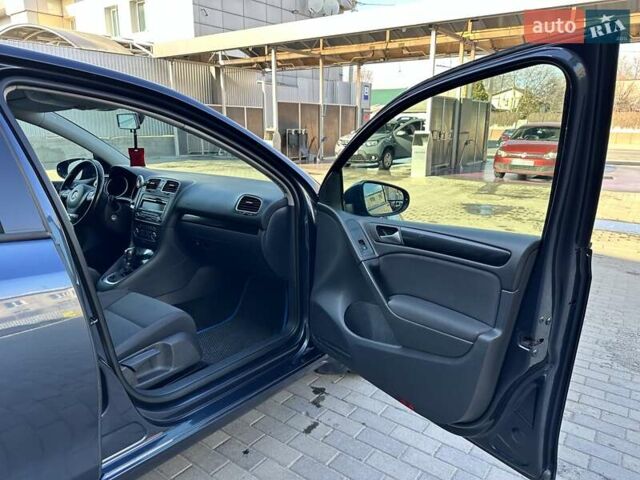 Синий Фольксваген Гольф, объемом двигателя 1.6 л и пробегом 201 тыс. км за 10499 $, фото 32 на Automoto.ua