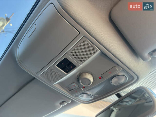 Синій Фольксваген Гольф, об'ємом двигуна 1.4 л та пробігом 228 тис. км за 7950 $, фото 39 на Automoto.ua