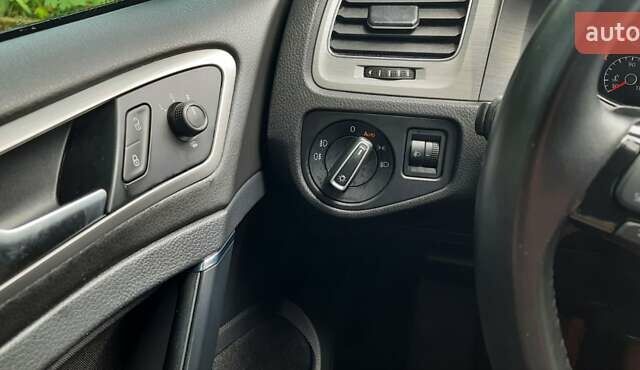 Синій Фольксваген Гольф, об'ємом двигуна 1.6 л та пробігом 228 тис. км за 13600 $, фото 19 на Automoto.ua