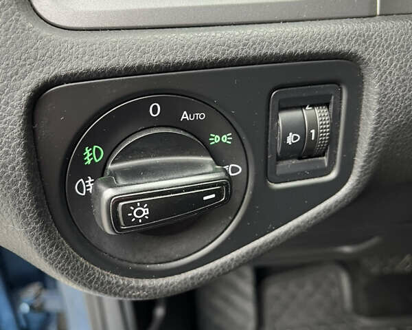 Фольксваген Гольф 2013 в Хмельницком на Automoto.ua Синий Фольксваген Гольф, объемом двигателя 1.97 л и пробегом 251 тыс. км за 11900 $, фото 32 на Automoto.ua