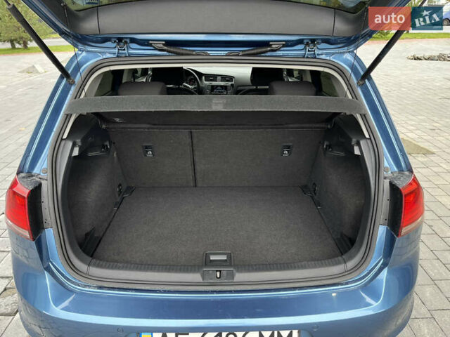 Фольксваген Гольф 2013 в Хмельницком на Automoto.ua Синий Фольксваген Гольф, объемом двигателя 1.97 л и пробегом 251 тыс. км за 11900 $, фото 28 на Automoto.ua