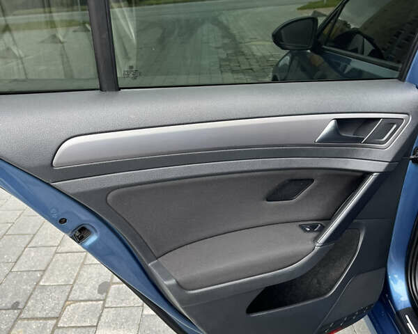 Фольксваген Гольф 2013 в Хмельницком на Automoto.ua Синий Фольксваген Гольф, объемом двигателя 1.97 л и пробегом 251 тыс. км за 11900 $, фото 20 на Automoto.ua