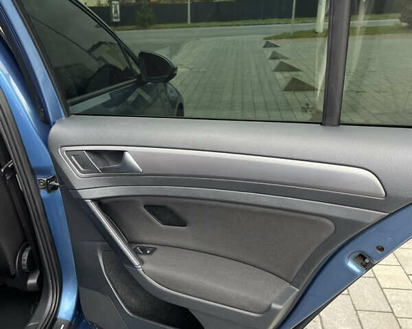 Фольксваген Гольф 2013 в Хмельницком на Automoto.ua Синий Фольксваген Гольф, объемом двигателя 1.97 л и пробегом 251 тыс. км за 11900 $, фото 21 на Automoto.ua