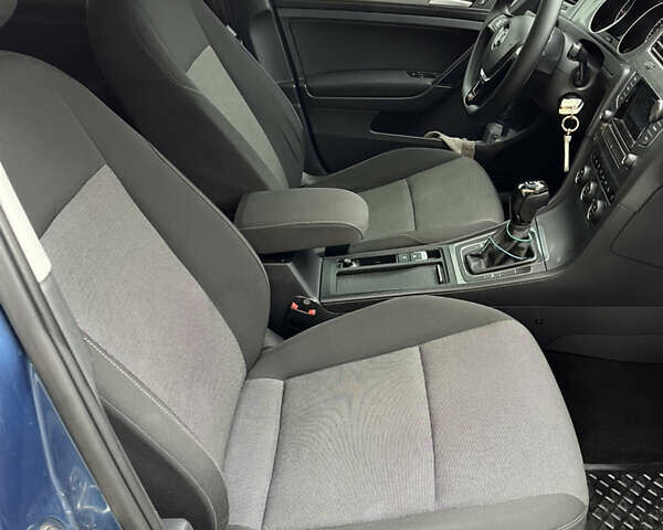 Фольксваген Гольф 2013 в Хмельницком на Automoto.ua Синий Фольксваген Гольф, объемом двигателя 1.97 л и пробегом 251 тыс. км за 11900 $, фото 26 на Automoto.ua