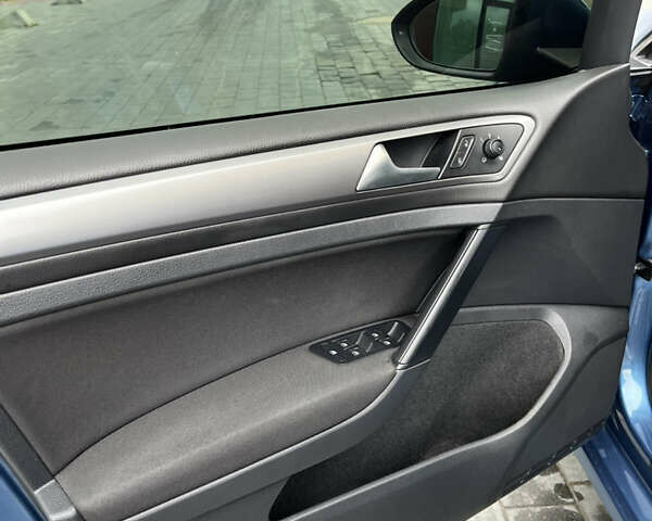 Синій Фольксваген Гольф, об'ємом двигуна 1.97 л та пробігом 251 тис. км за 11900 $, фото 22 на Automoto.ua