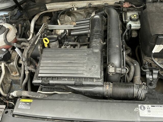 Синий Фольксваген Гольф, объемом двигателя 1.4 л и пробегом 200 тыс. км за 10500 $, фото 4 на Automoto.ua