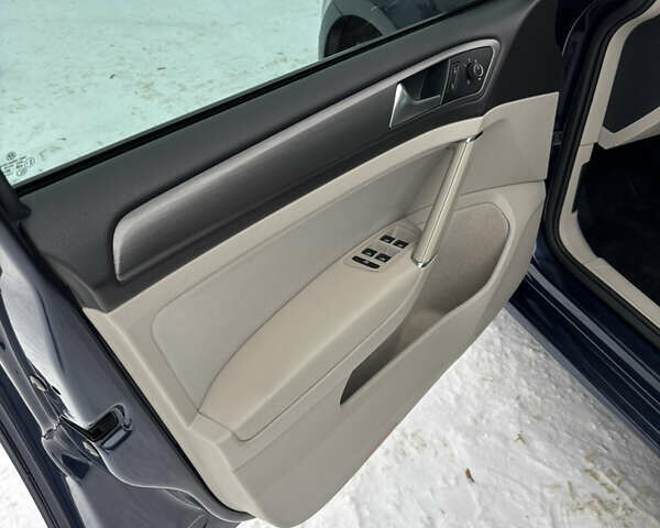 Синий Фольксваген Гольф, объемом двигателя 1.97 л и пробегом 106 тыс. км за 15400 $, фото 17 на Automoto.ua