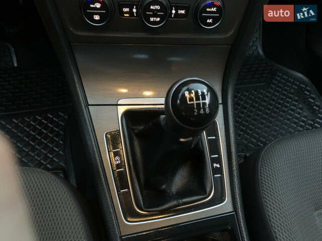 Синий Фольксваген Гольф, объемом двигателя 1.4 л и пробегом 192 тыс. км за 9850 $, фото 17 на Automoto.ua