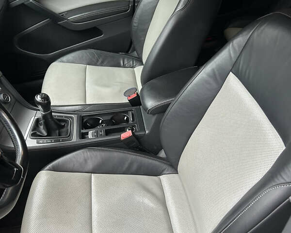 Синий Фольксваген Гольф, объемом двигателя 1.4 л и пробегом 225 тыс. км за 9600 $, фото 6 на Automoto.ua