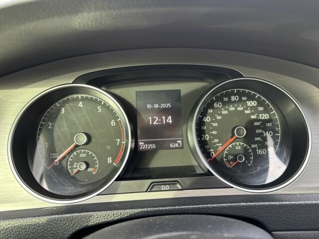 Синий Фольксваген Гольф, объемом двигателя 1.8 л и пробегом 227 тыс. км за 9400 $, фото 15 на Automoto.ua