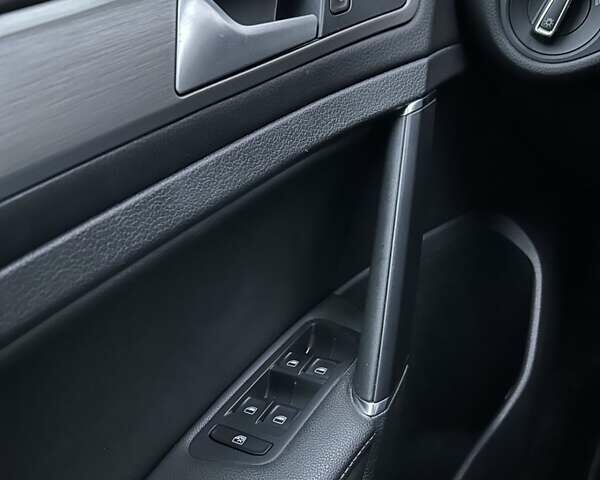 Синий Фольксваген Гольф, объемом двигателя 1.8 л и пробегом 81 тыс. км за 15150 $, фото 9 на Automoto.ua