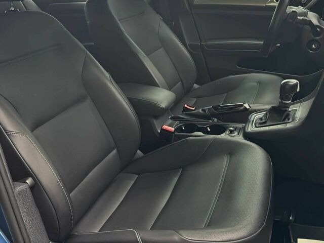 Синий Фольксваген Гольф, объемом двигателя 1.8 л и пробегом 70 тыс. км за 4000 $, фото 8 на Automoto.ua