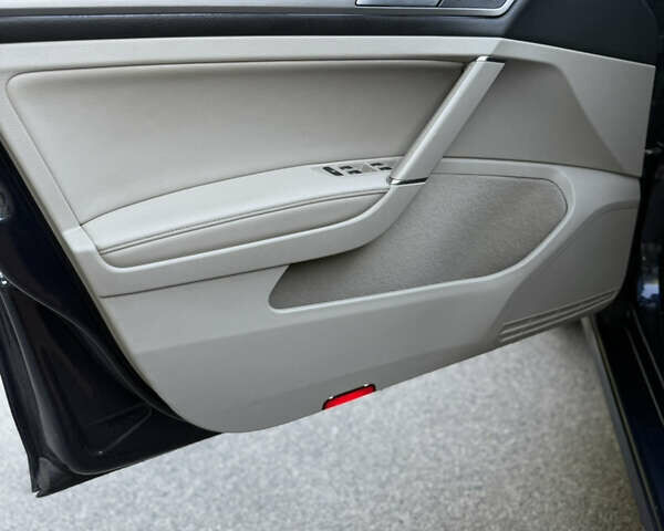 Синий Фольксваген Гольф, объемом двигателя 1.97 л и пробегом 262 тыс. км за 11700 $, фото 21 на Automoto.ua