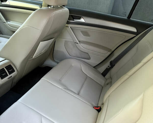 Синий Фольксваген Гольф, объемом двигателя 1.97 л и пробегом 262 тыс. км за 11700 $, фото 20 на Automoto.ua