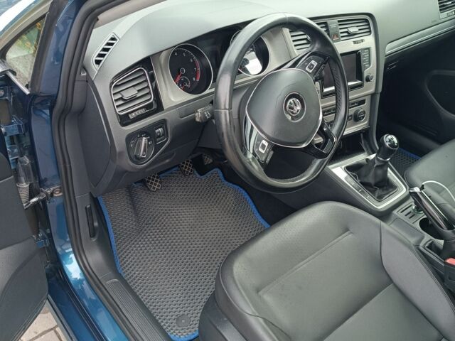 Фольксваген Гольф 2015 в Могилев-Подольском на Automoto.ua Синий Фольксваген Гольф, объемом двигателя 0 л и пробегом 140 тыс. км за 10500 $, фото 3 на Automoto.ua