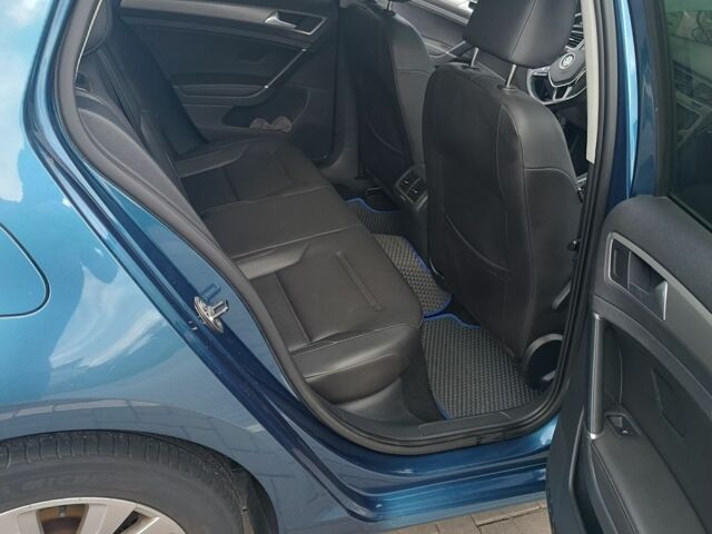 Фольксваген Гольф 2015 в Могилев-Подольском на Automoto.ua Синий Фольксваген Гольф, объемом двигателя 0 л и пробегом 140 тыс. км за 10500 $, фото 7 на Automoto.ua