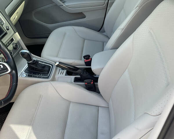 Синий Фольксваген Гольф, объемом двигателя 1.8 л и пробегом 122 тыс. км за 11500 $, фото 4 на Automoto.ua