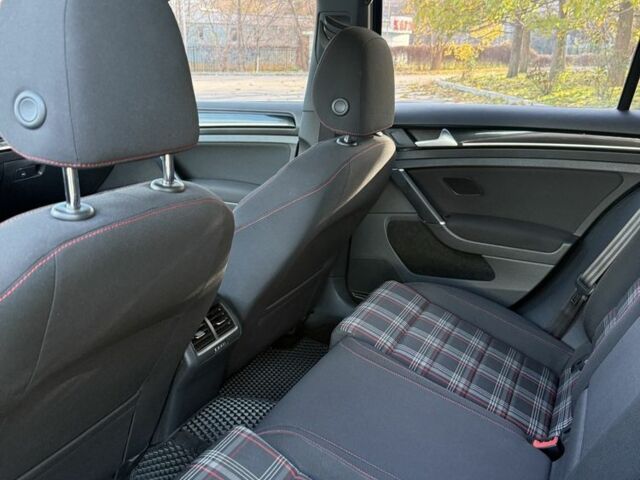 Синий Фольксваген Гольф, объемом двигателя 2 л и пробегом 170 тыс. км за 13900 $, фото 7 на Automoto.ua