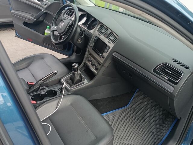 Фольксваген Гольф 2015 в Могилев-Подольском на Automoto.ua Синий Фольксваген Гольф, объемом двигателя 0 л и пробегом 140 тыс. км за 10500 $, фото 5 на Automoto.ua