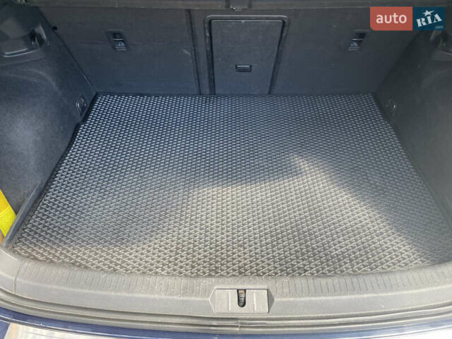 Синий Фольксваген Гольф, объемом двигателя 1.8 л и пробегом 122 тыс. км за 11500 $, фото 13 на Automoto.ua