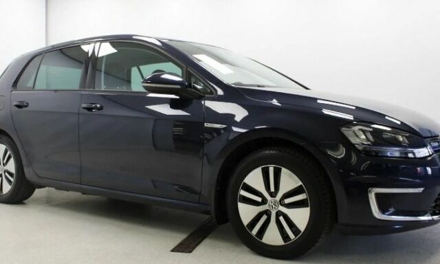 Синій Фольксваген Гольф, об'ємом двигуна 0 л та пробігом 182 тис. км за 8400 $, фото 8 на Automoto.ua