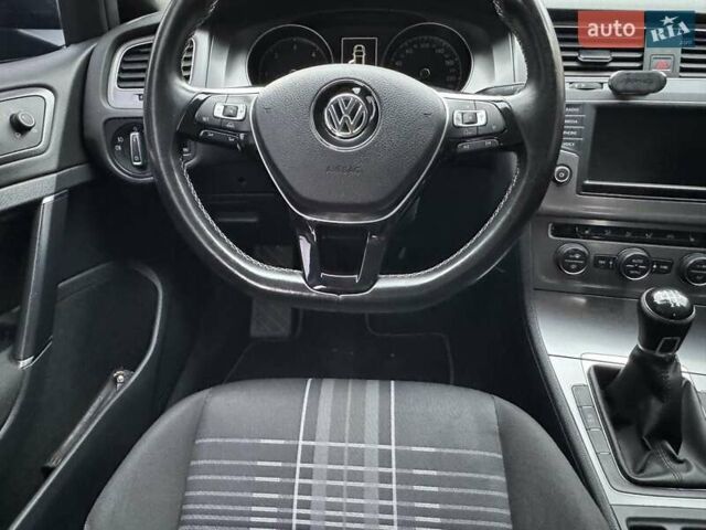 Синий Фольксваген Гольф, объемом двигателя 1.6 л и пробегом 267 тыс. км за 11100 $, фото 10 на Automoto.ua