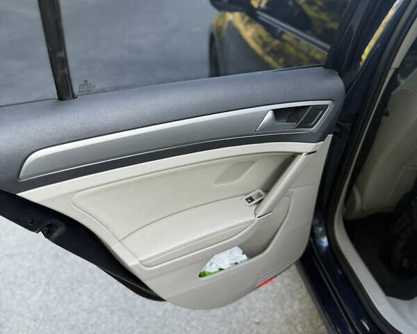 Синий Фольксваген Гольф, объемом двигателя 1.97 л и пробегом 262 тыс. км за 11700 $, фото 19 на Automoto.ua