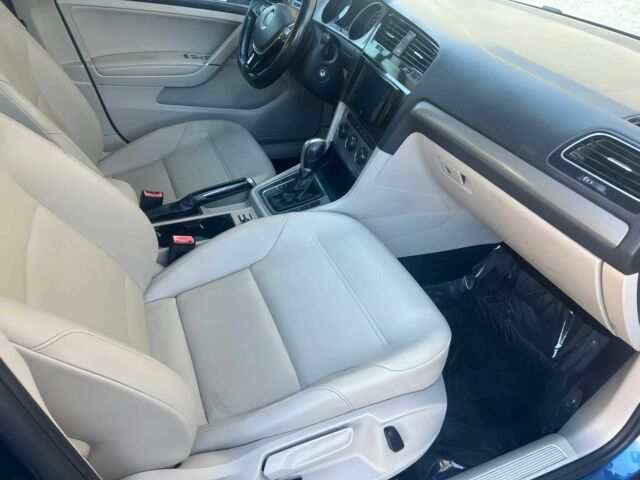 Синий Фольксваген Гольф, объемом двигателя 2 л и пробегом 72 тыс. км за 3000 $, фото 9 на Automoto.ua