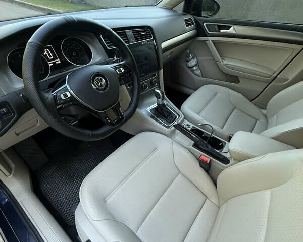 Синий Фольксваген Гольф, объемом двигателя 1.97 л и пробегом 262 тыс. км за 11700 $, фото 15 на Automoto.ua