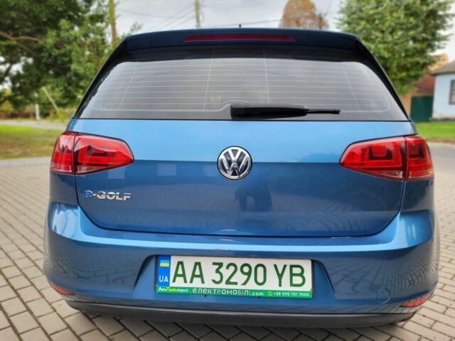 Фольксваген Гольф 2016 у Черкасах на Automoto.ua Синій Фольксваген Гольф, об'ємом двигуна 0 л та пробігом 100 тис. км за 8000 $, фото 4 на Automoto.ua