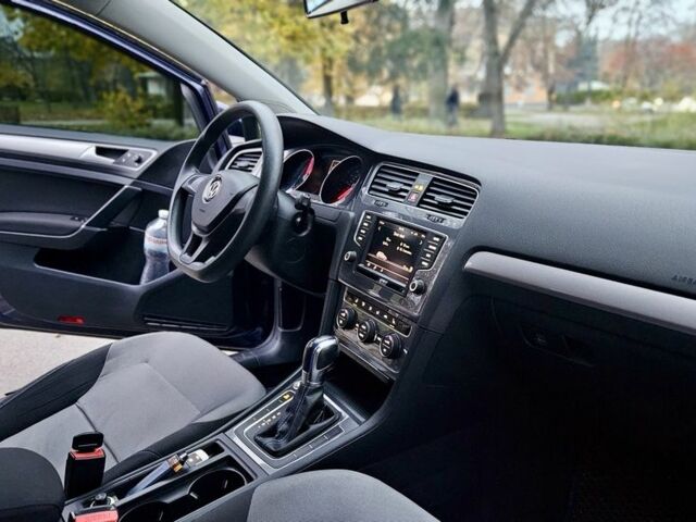 Синий Фольксваген Гольф, объемом двигателя 0 л и пробегом 77 тыс. км за 9300 $, фото 13 на Automoto.ua