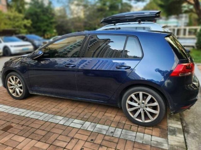 Синий Фольксваген Гольф, объемом двигателя 2 л и пробегом 72 тыс. км за 9065 $, фото 2 на Automoto.ua