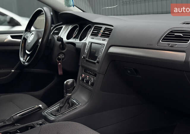 Синий Фольксваген Гольф, объемом двигателя 1.8 л и пробегом 185 тыс. км за 11250 $, фото 11 на Automoto.ua