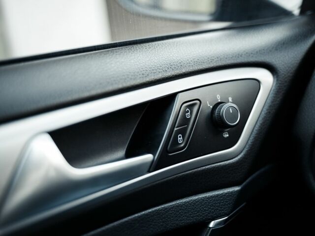 Синий Фольксваген Гольф, объемом двигателя 0 л и пробегом 129 тыс. км за 9400 $, фото 14 на Automoto.ua