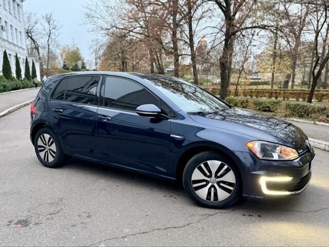 Синий Фольксваген Гольф, объемом двигателя 0 л и пробегом 77 тыс. км за 9300 $, фото 2 на Automoto.ua