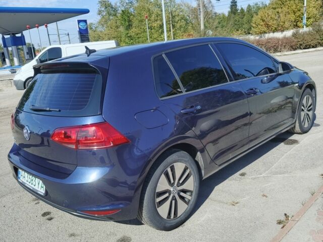 Синий Фольксваген Гольф, объемом двигателя 0 л и пробегом 98 тыс. км за 9500 $, фото 4 на Automoto.ua