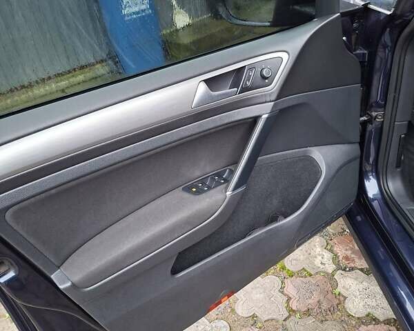 Синій Фольксваген Гольф, об'ємом двигуна 1.6 л та пробігом 237 тис. км за 10700 $, фото 17 на Automoto.ua