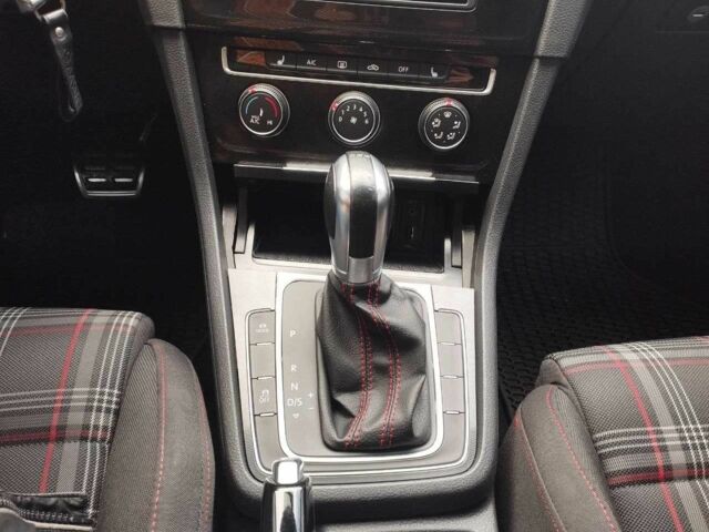 Синий Фольксваген Гольф, объемом двигателя 2 л и пробегом 149 тыс. км за 16390 $, фото 13 на Automoto.ua