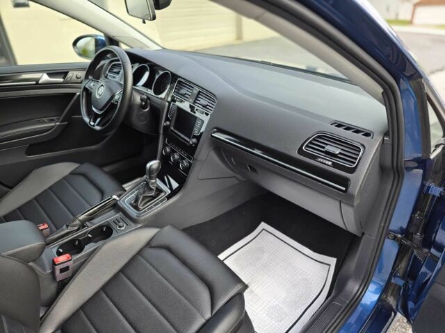 Синій Фольксваген Гольф, об'ємом двигуна 1.8 л та пробігом 54 тис. км за 4000 $, фото 7 на Automoto.ua