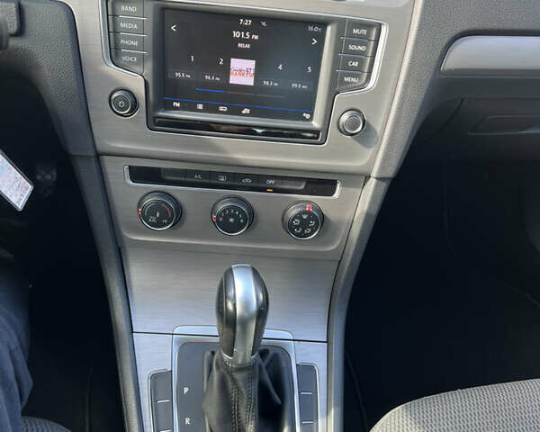 Синий Фольксваген Гольф, объемом двигателя 1.8 л и пробегом 90 тыс. км за 12500 $, фото 11 на Automoto.ua