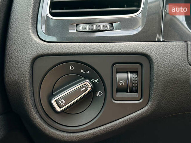 Синий Фольксваген Гольф, объемом двигателя 1.8 л и пробегом 105 тыс. км за 12999 $, фото 22 на Automoto.ua