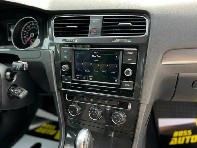 Синій Фольксваген Гольф, об'ємом двигуна 1.8 л та пробігом 105 тис. км за 11999 $, фото 10 на Automoto.ua