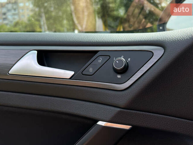 Синий Фольксваген Гольф, объемом двигателя 1.8 л и пробегом 105 тыс. км за 12999 $, фото 23 на Automoto.ua